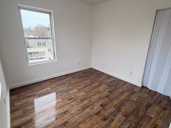 4th image of 213 Webster St #3F