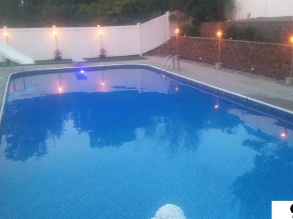 16229 Arbor St, Omaha, NE 68130