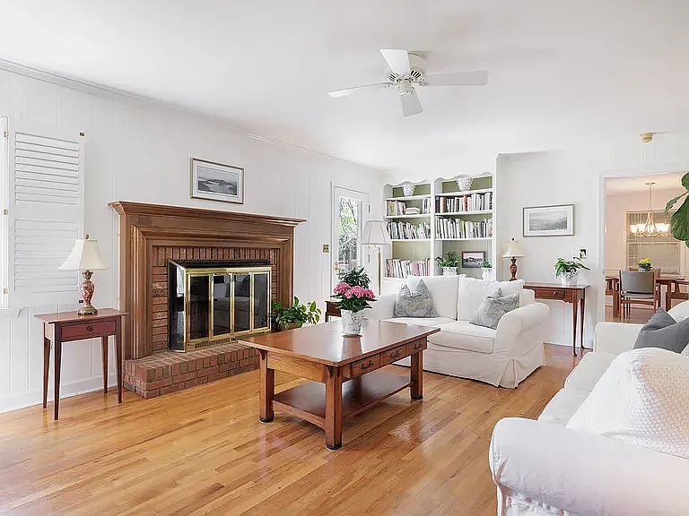 512 Devenger Rd — Photo 11