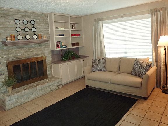 2nd image of 4422 Shavano Woods St
