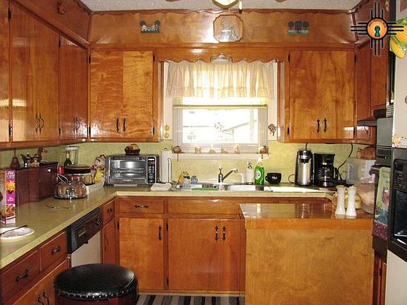 4th image of 225 Circle Dr