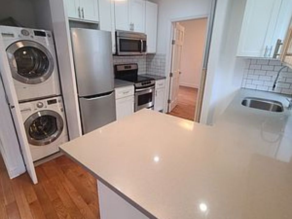 1st image of 2 Jane St APT 4B