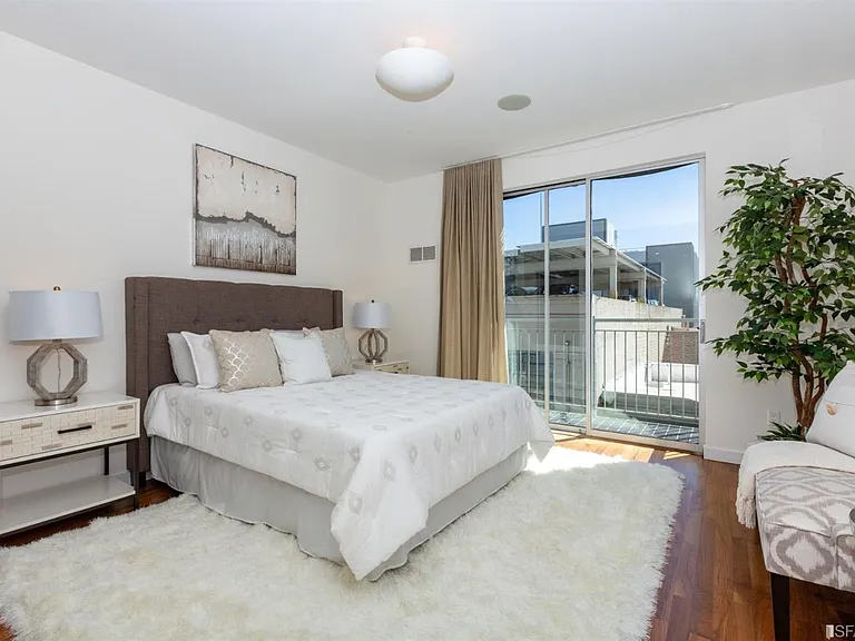 238 Olive St #401 — Photo 8