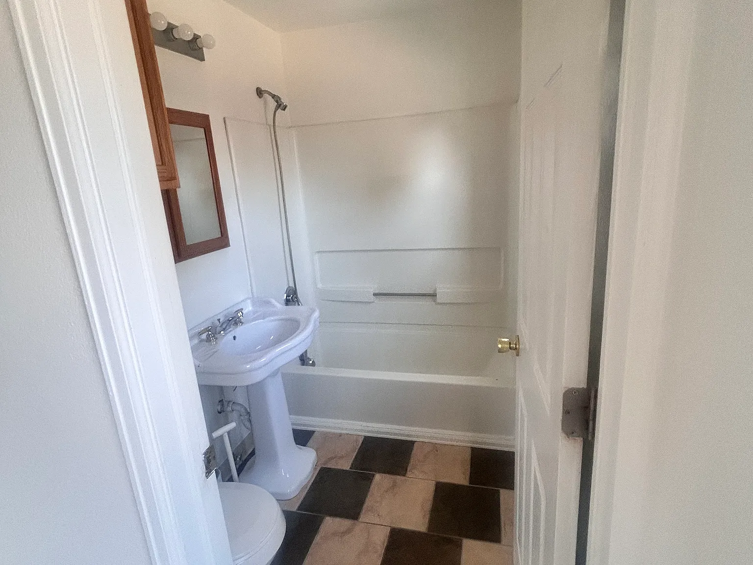 1 bed, 600 sqft, $1,400 — Photo 4