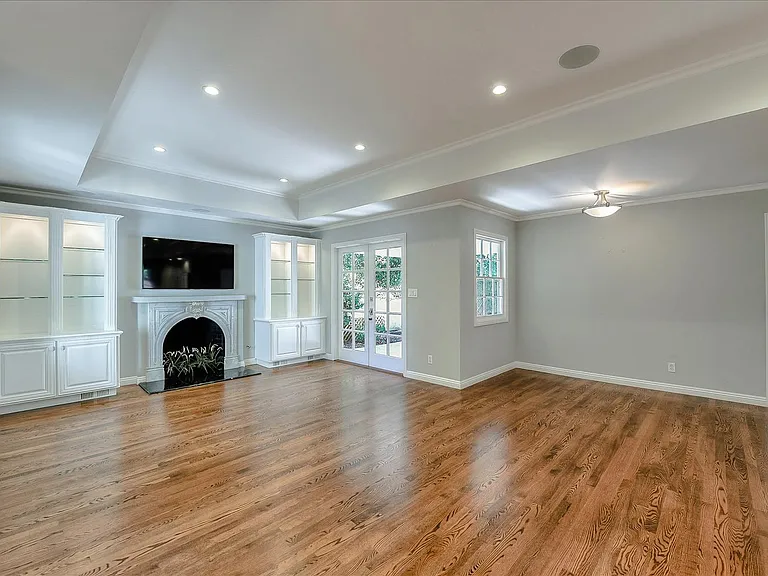 135 Wilder Ave — Photo 17