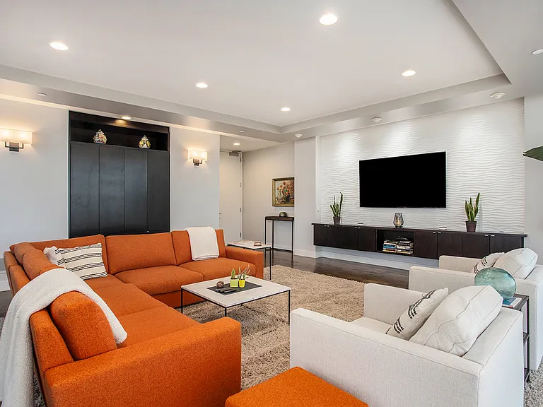 335 Bridge St NW #15 — Photo 5