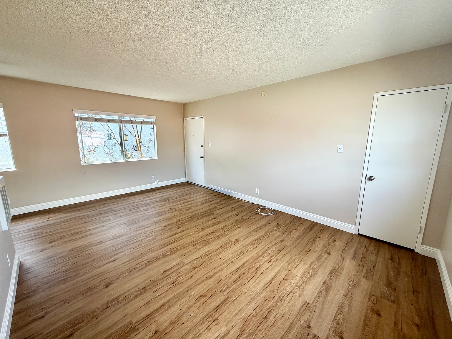 1 bed, 600 sqft, $2,200 — Photo 2