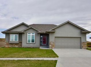 107 Firethorn Dr, Treynor, IA 51575