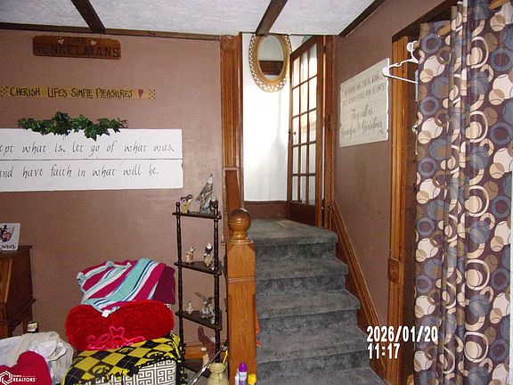 4th image of 333 1st St