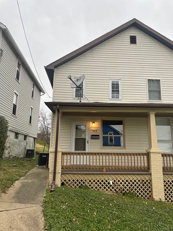 2 bed, 1.0 bath, $1,000 — Photo 1