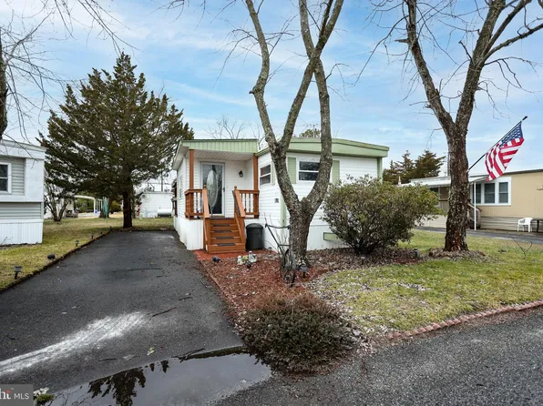 101 Fir Ln, Barnegat, NJ 08005