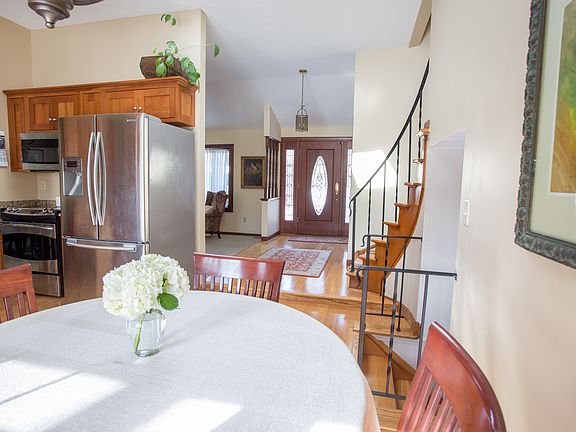5th image of 27419 Linwood Cir