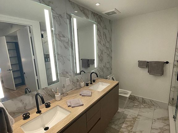 2nd image of 2935 NE 4th Ave #103