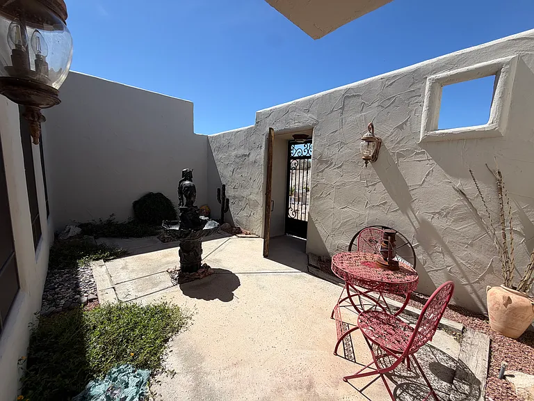 3750 Canyon Cove Dr — Photo 2