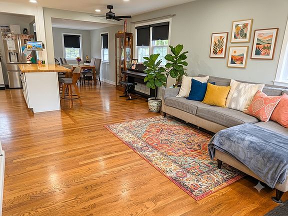 2nd image of 5208 59th Ave #1