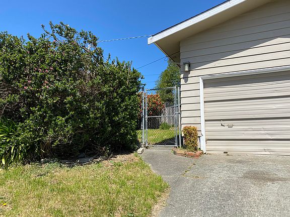 3rd image of 4336 Crestview Dr