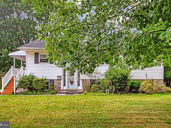 2nd image of 3824 Cassandra Rd