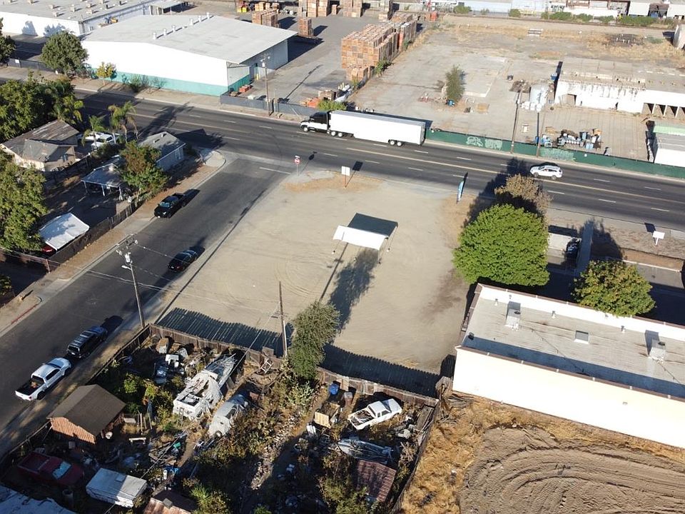 2nd image of 1407 Academy Ave