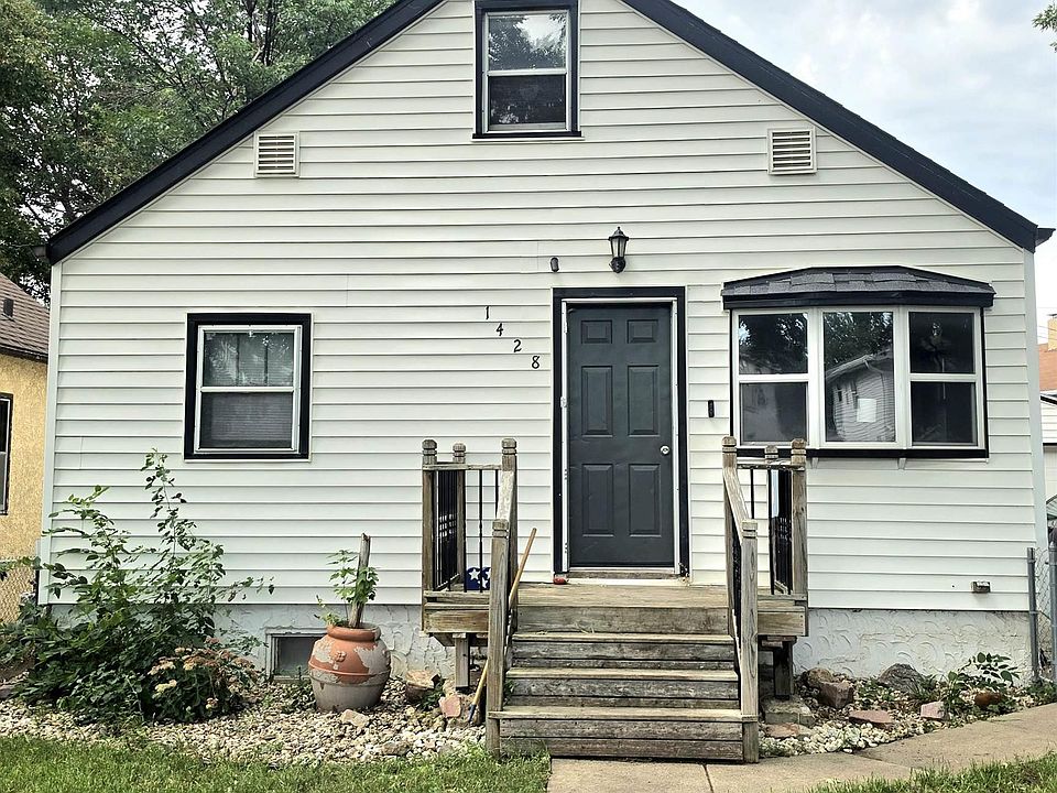 1st image of 1428 E 5th St