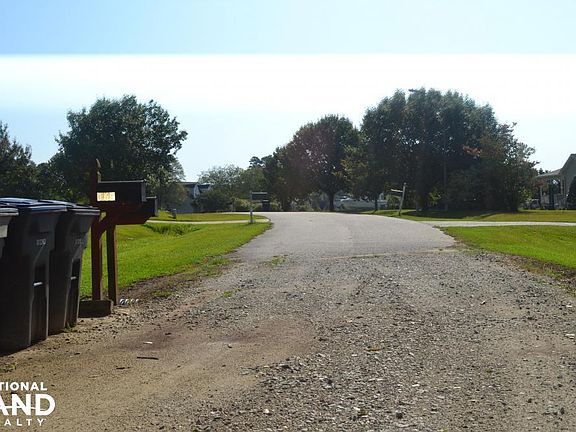 Direct access to quite paved subdivision streets. Excellent location to walk the dog or for kids to ride bikes. 