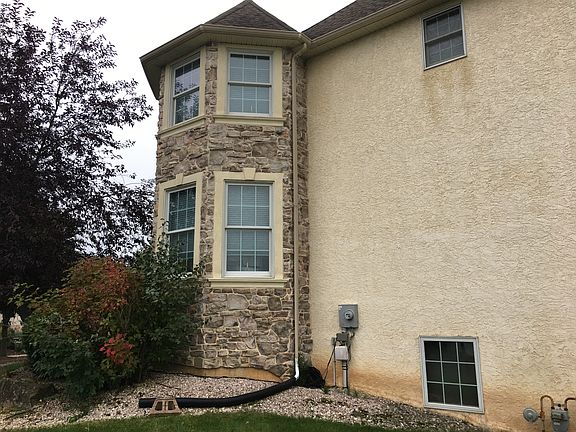 5th image of 3141 Old Carriage Dr