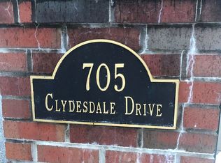 705 Clydesdale Dr, York, PA 17402