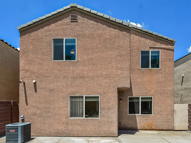 9213 Millikan Ave — Photo 17