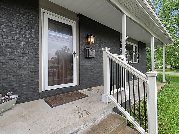 3rd image of 6491 Shenandoah Dr