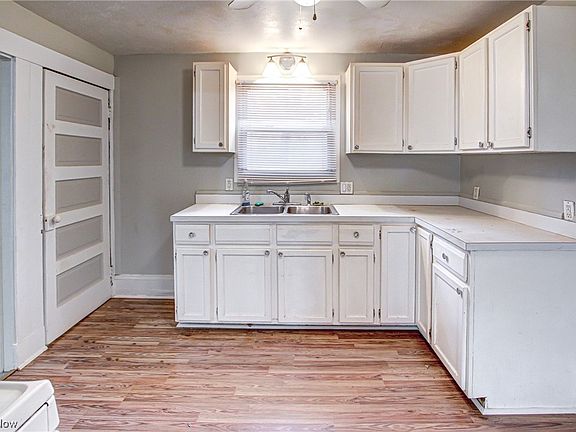 3rd image of 55 Union St