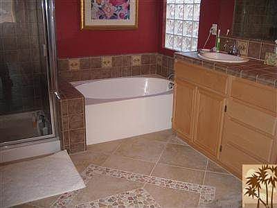 5th image of 861 Summit Dr