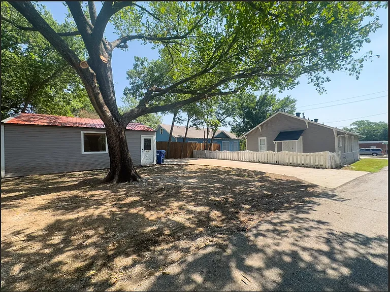 606 S Chestnut St — Photo 15