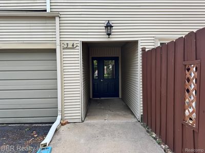 8337 Colony Dr APT 4, Grosse Ile, MI, 48138