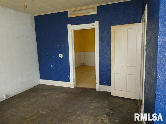 3rd image of 132 Tunison Ave