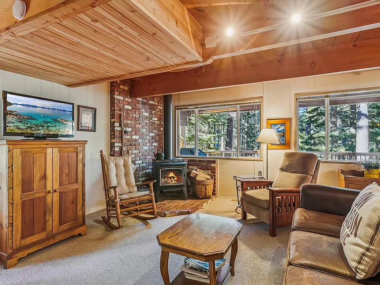 325 Snowbird Loop — Photo 4