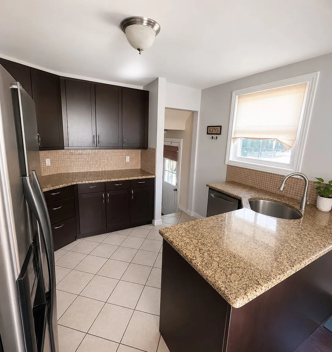 3 bed, 1132 sqft, $2,500 — Photo 4