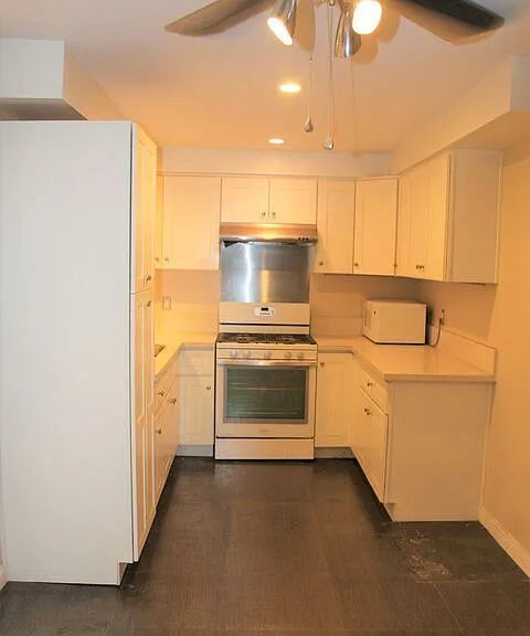 2501 W Redondo Beach Blvd #335 — Photo 2