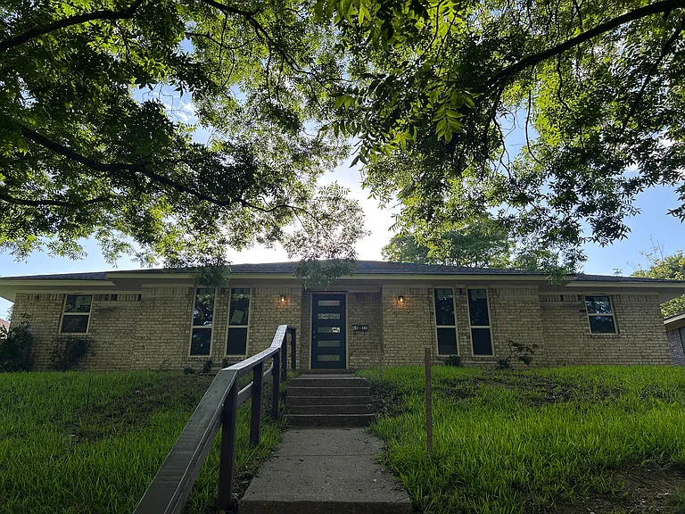 6917 Allview Ln — Photo 1
