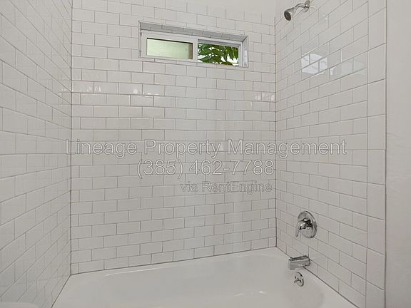4th image of 420 W 20th St #3