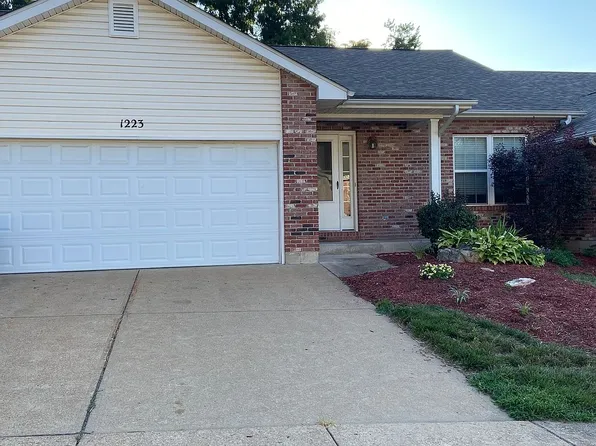 1223 Denali Dr, Festus, MO 63028