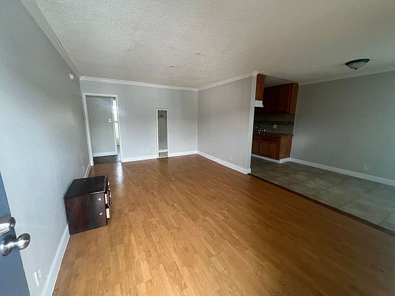 3rd image of 1521 Arlington Ave APT 11