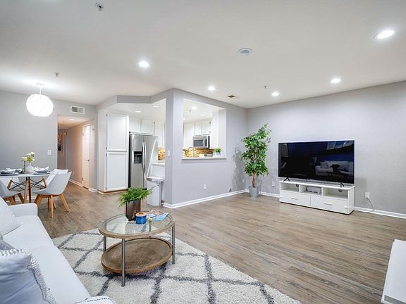 4th image of 1242 Oregold Pl
