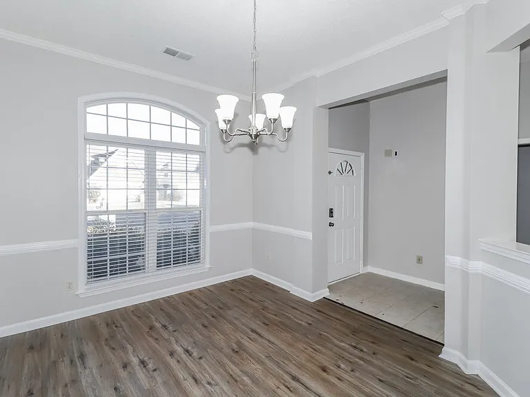 1655 Torrington Dr — Photo 8