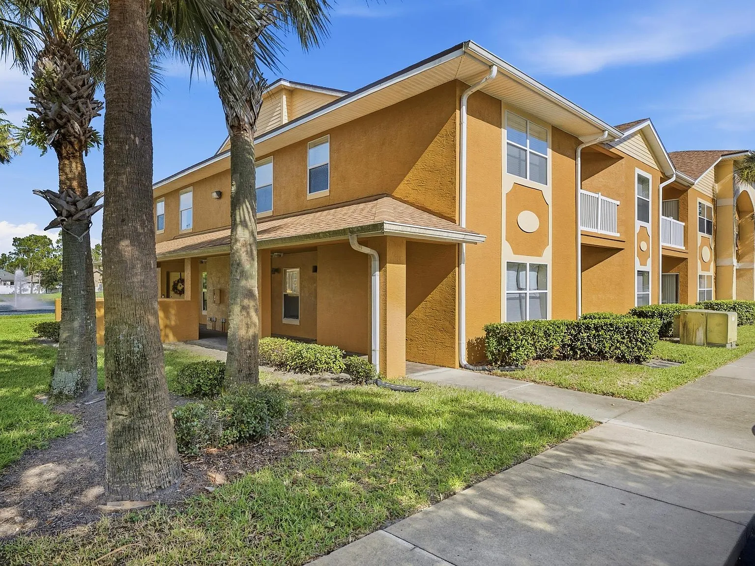 2 bed, 1035 sqft, $1,275 — Photo 2