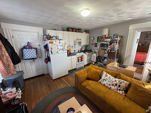 3rd image of 639 Somerville Ave #1