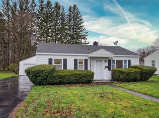 68 Gilbert St, Le Roy, NY 14482