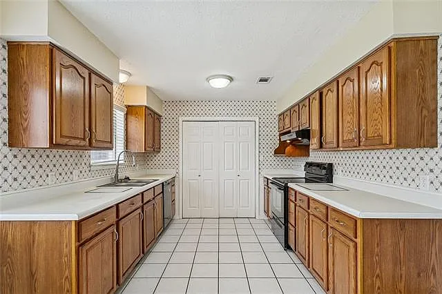 218 Melody Ln — Photo 6