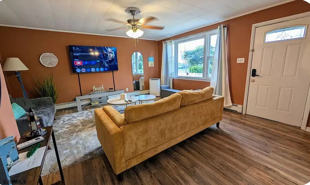 4 bed, 1.5 bath, $2,500 — Photo 3