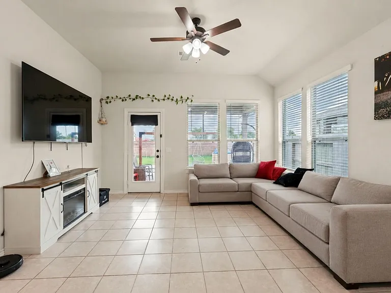 11410 Cypress Elm Ct — Photo 14