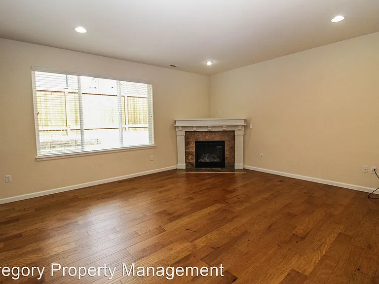 19523 33rd Dr SE — Photo 14