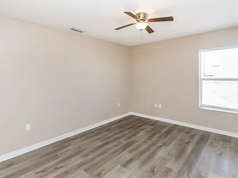 12122 Fern Haven Ave — Photo 8